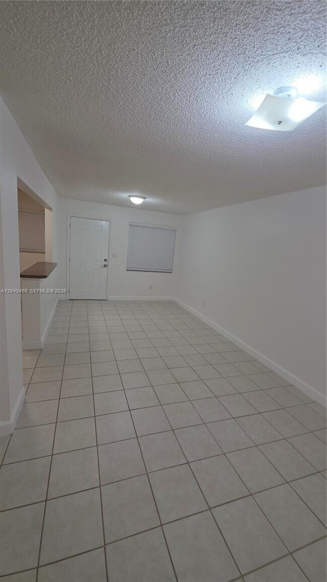 Building Photo - 5839 SW 74th Terrace