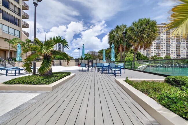 Building Photo - 11113 Biscayne Blvd