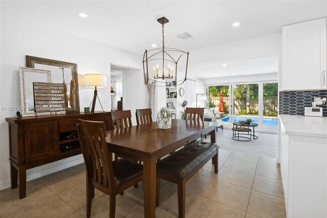 Building Photo - 1639 NE 27th Dr