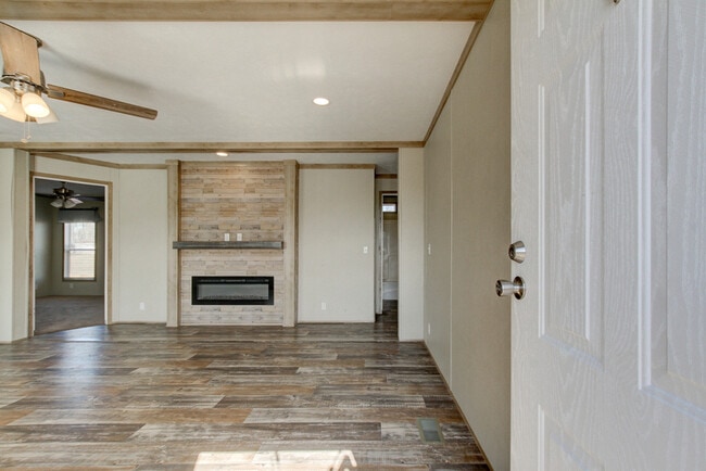 Building Photo - 295 Seay Rd