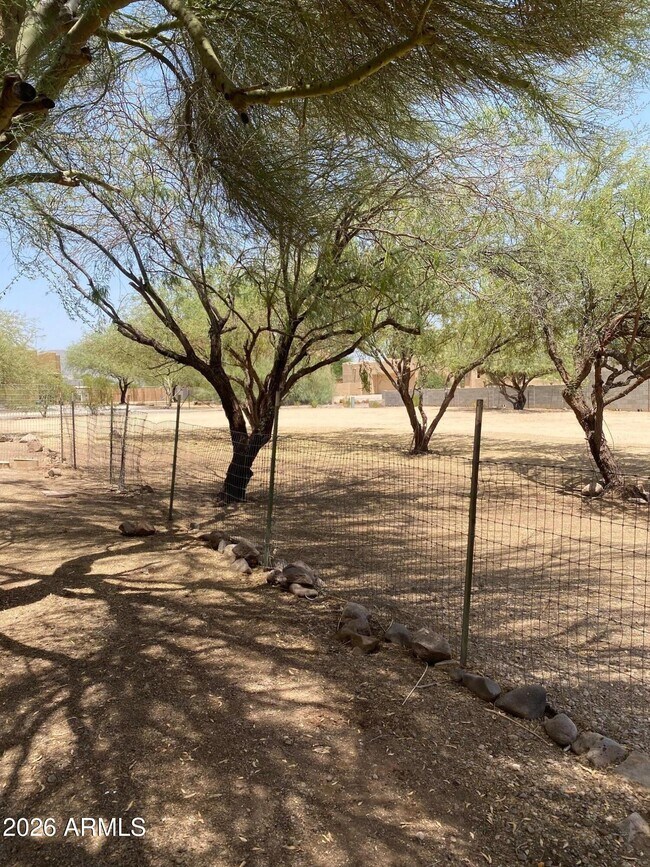 Building Photo - 2433 W Desert Hills Estate Dr