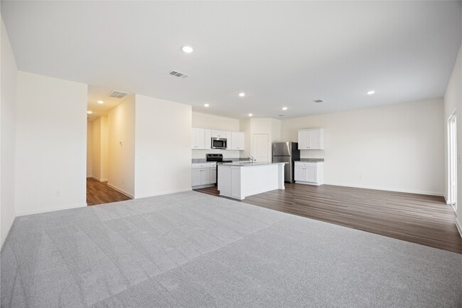 Building Photo - 8215 Vacek Xing Wy