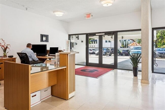 Building Photo - 4141 Bayshore Blvd