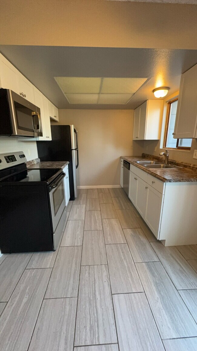 Building Photo - 2 bedroom townhome - Soaring Eagle