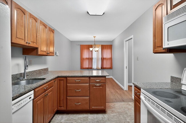 Building Photo - 85 Brookside Pl