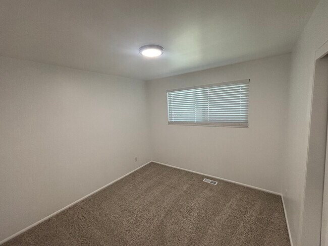 Building Photo - 7734 S 1100 E