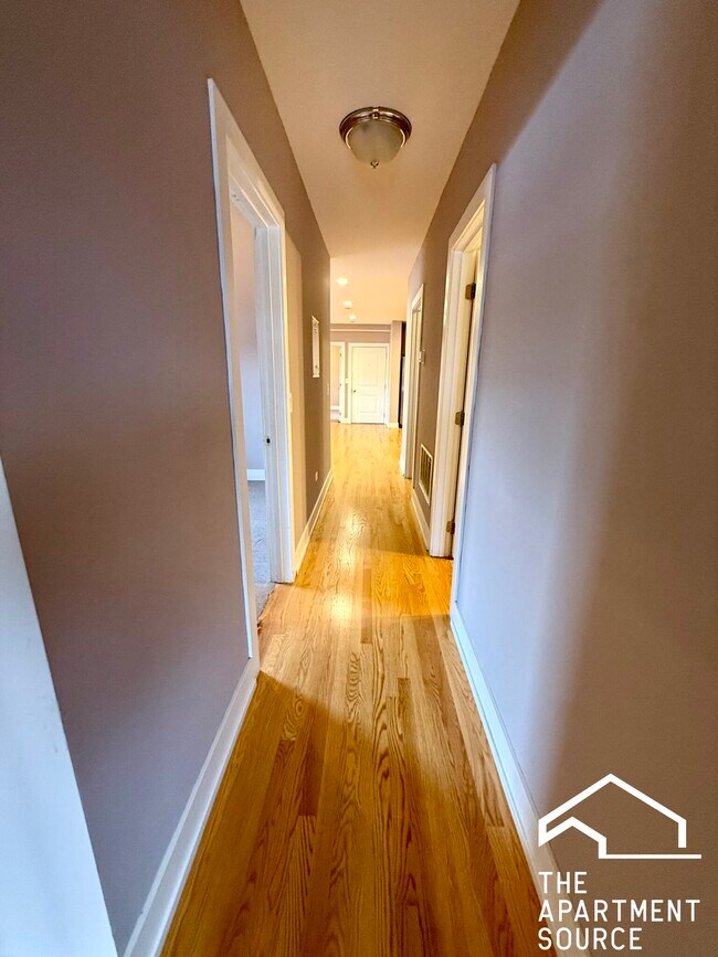 Building Photo - 3433 S Indiana Ave