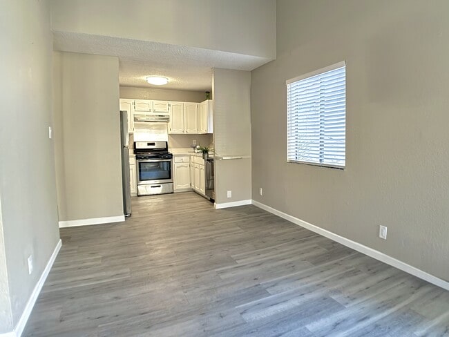 Building Photo - 215 Canyon Terrace Dr