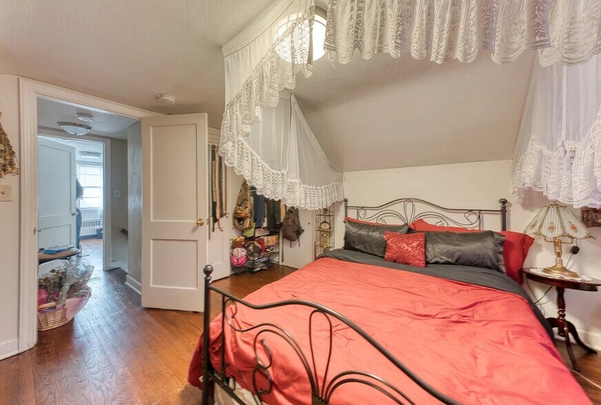 Building Photo - 291 Mansfield Ave