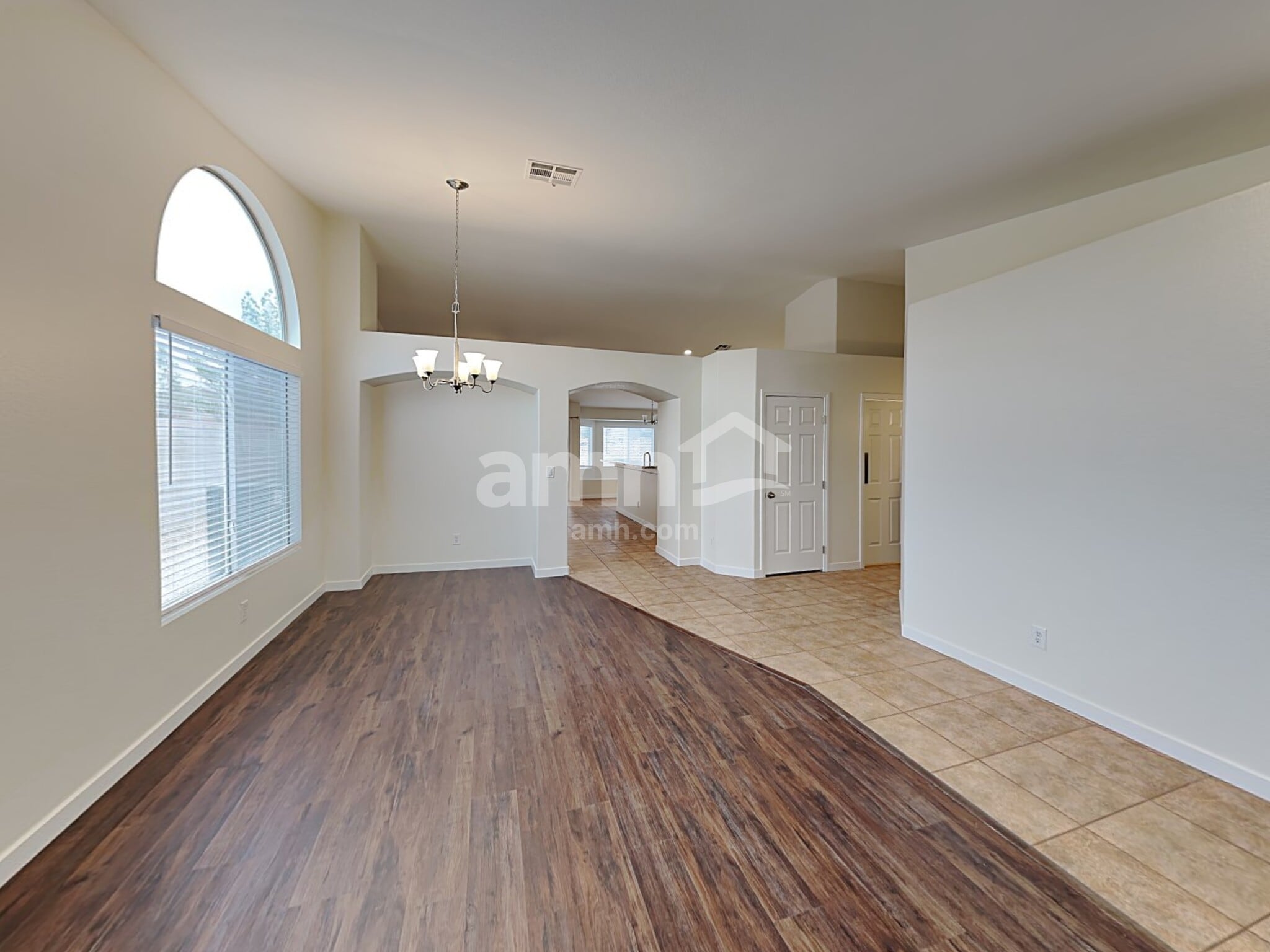 Building Photo - 504 Duran St