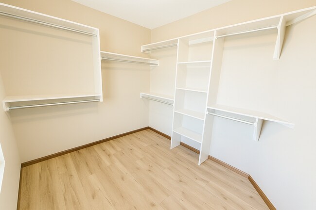 Building Photo - 729/31 Deer Haven