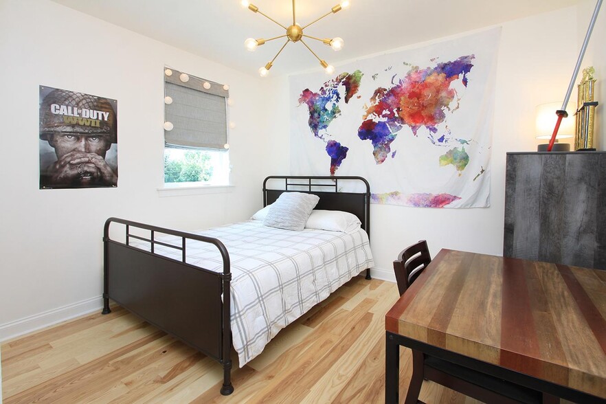 bedroom 1 - 131 Mill St