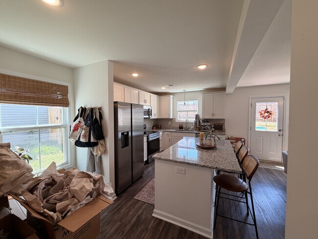 Building Photo - 136 Quarry Rdg Rd