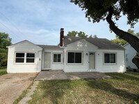 Building Photo - Newly Renovated Single-Family Home in Wash...