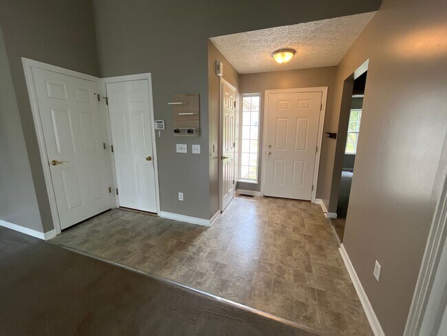 Building Photo - 3 bedroom, 2 bathroom single story home in Pickerington
