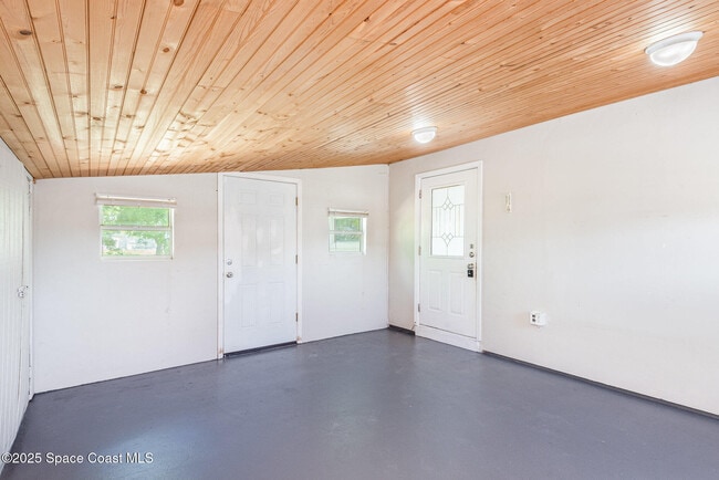 Building Photo - 2880 Fountainhead Blvd