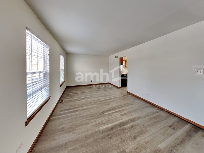 Building Photo - 4710 Peacock Ln