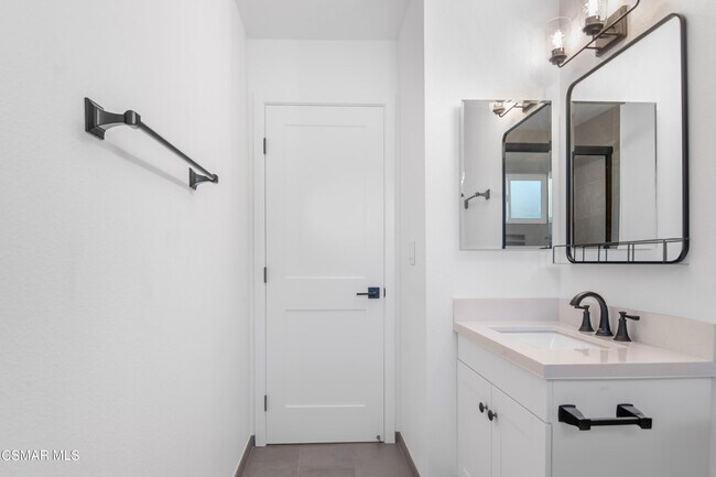 Building Photo - 2556 Spinnaker Ave