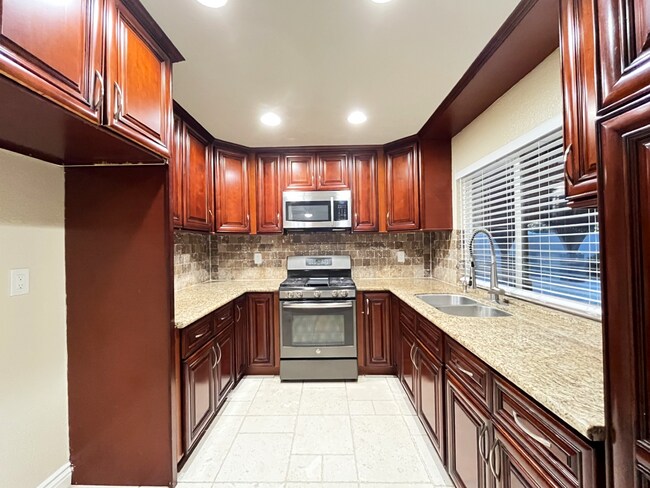 Building Photo - RV T 7640