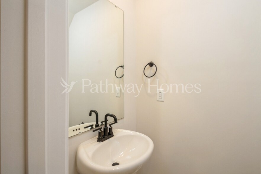 Building Photo - 148 Wembury Ln