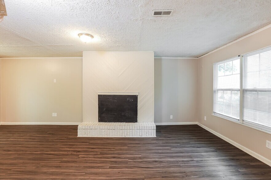 Building Photo - 2743 Argyle Dr NW