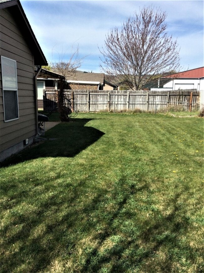 Building Photo - 2307 E O Ct