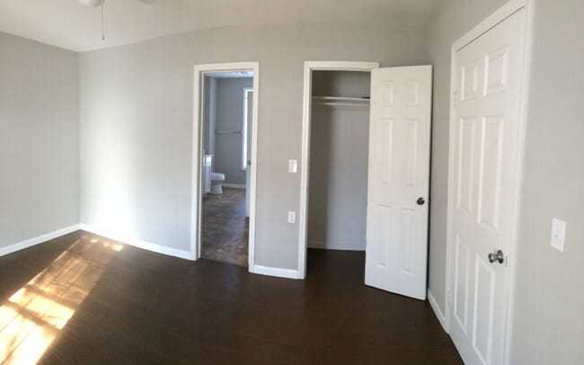 Building Photo - 328 N Philadelphia Ave