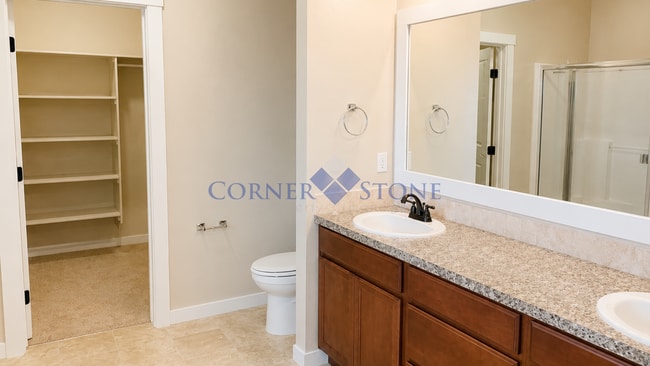 Building Photo - Amazing Home Meridian Home with Community Pool!