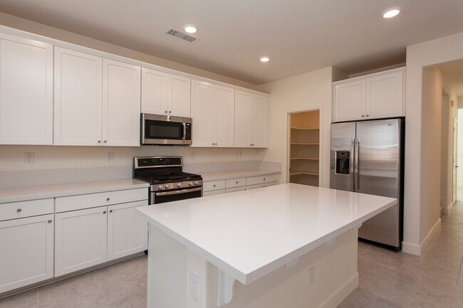 Building Photo - 6049 Red Sun Dr