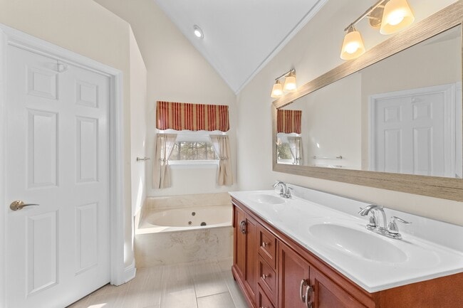 Building Photo - 131 Cumberland Green Dr