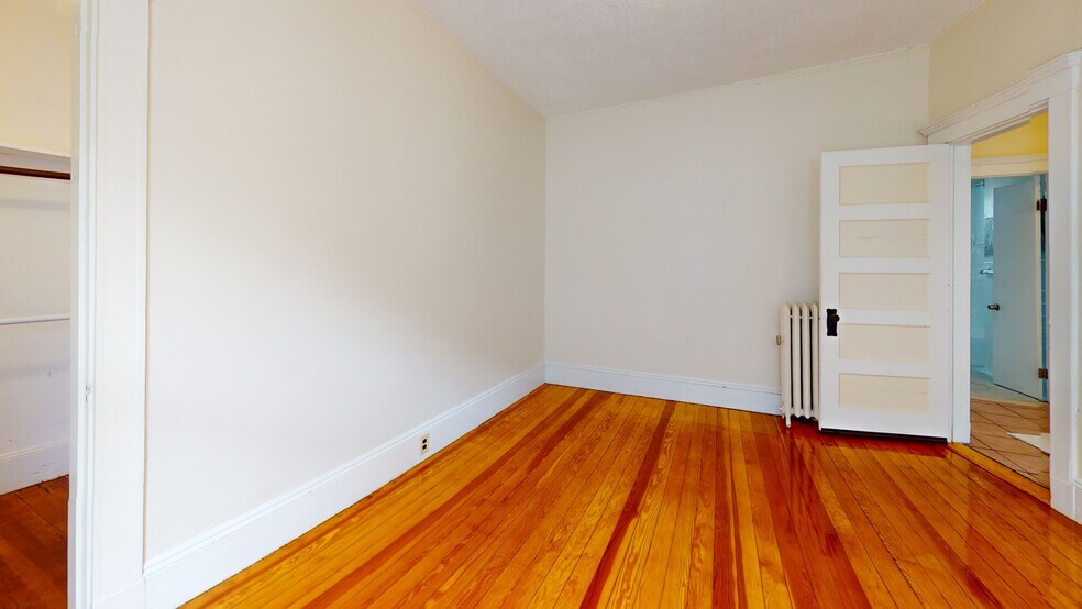 Building Photo - 93 Capen St