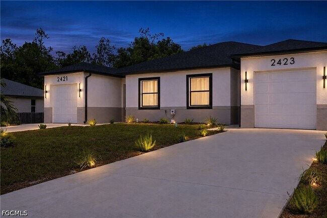 Building Photo - 2421 Herb Ave S