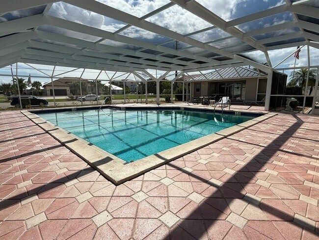 Building Photo - 1477 Park Beach Cir