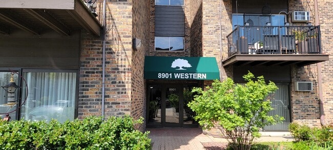 Primary Photo - 8901 N Western Ave