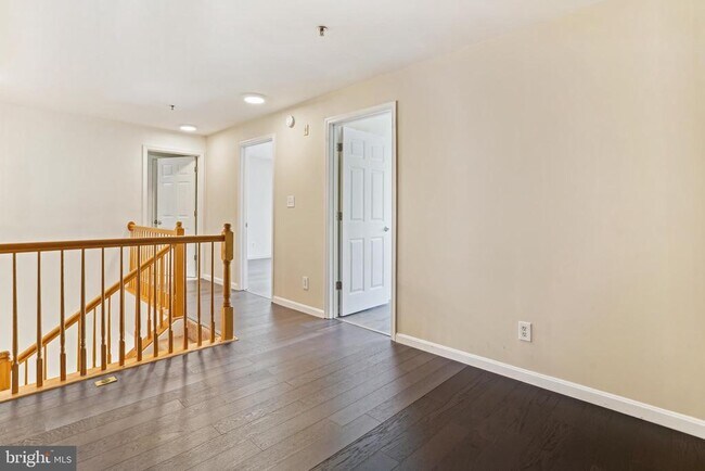 Building Photo - 8930 Milford Haven Ct