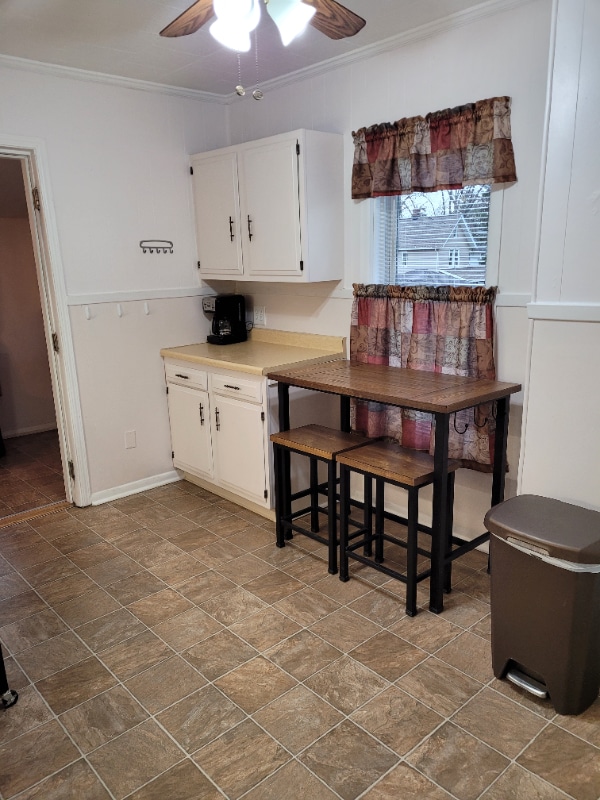 Building Photo - 841 Parkview St NE