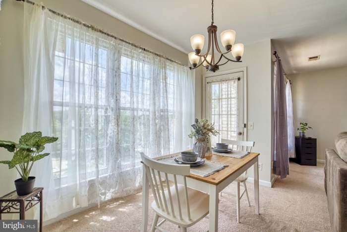 Dining area - 8185 Halley Ct
