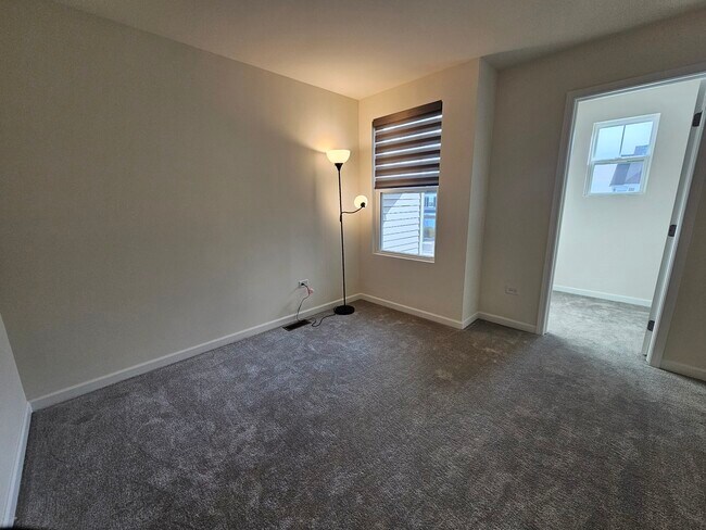 Building Photo - 5954 Hawkweed Dr