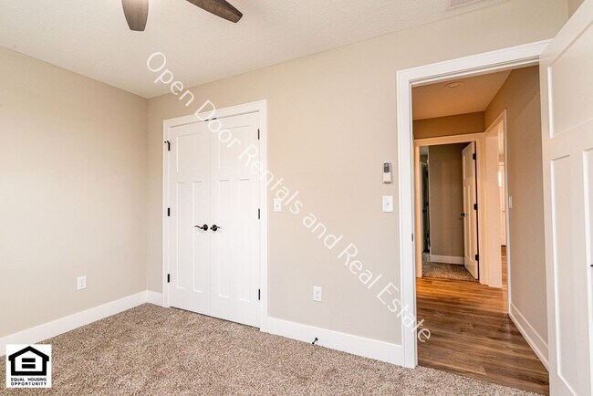 Building Photo - 10545 Old Leo Rd