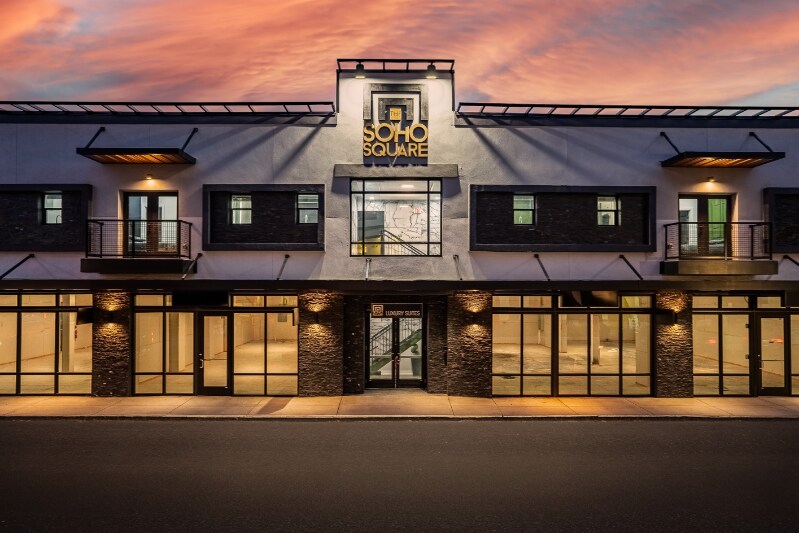 Building Photo - 935 S Howard Ave