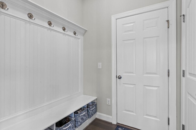 Building Photo - 2784 Masonboro Ferry Dr