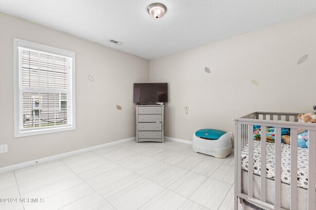 Building Photo - 757 Radiant Dr