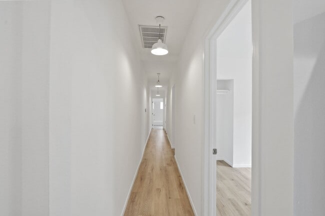 Building Photo - Houston Street 3 Bedrooms / 1 Bath Apartments in Boyle Heights