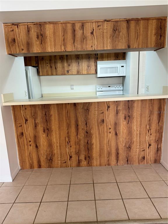 Building Photo - 13608 S Village Dr