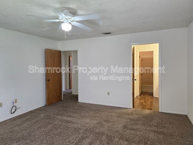 Building Photo - 913 Lancelot Cir