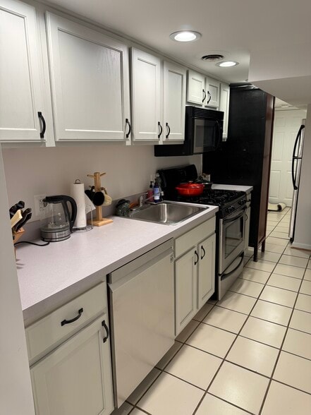 Basement apartment kitchen - 2651 15th St NW