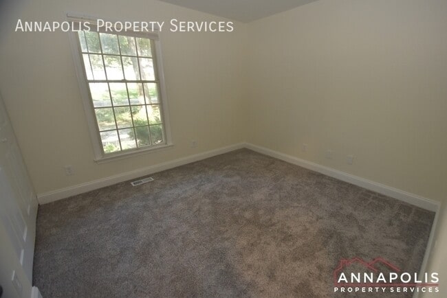 Building Photo - 921 Blue Ridge Dr