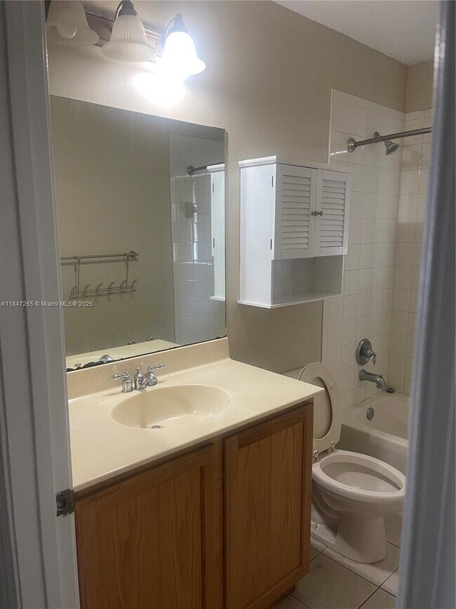 Building Photo - 4203 Cohune Palm Ct
