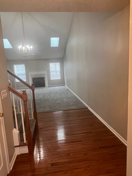 Foyer - 36447 N Reserve Cir