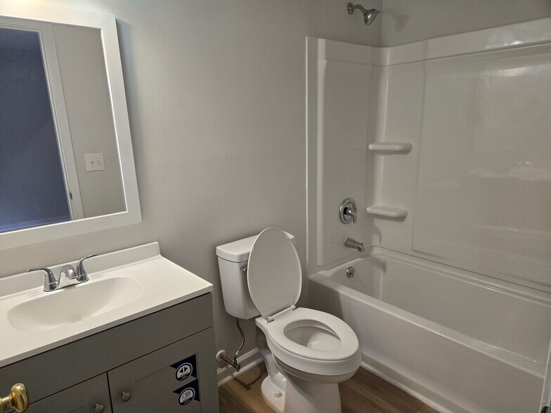 Building Photo - 126 Luden Dr